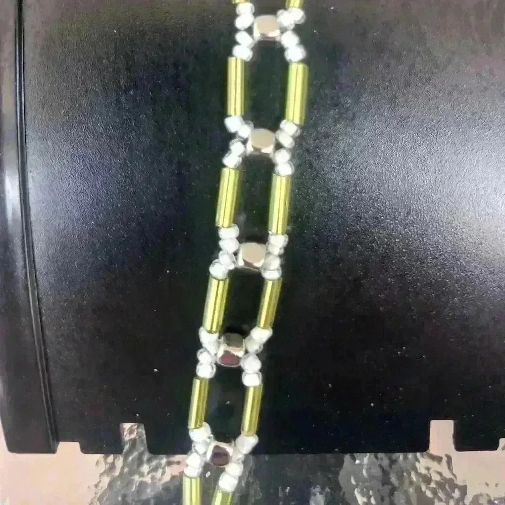 Handmade beaded bracelet - Picture 3 of 5